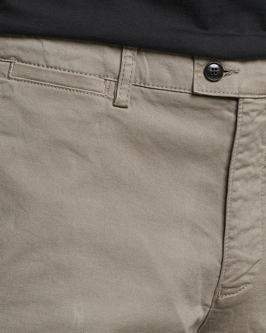 Uomini | Pantaloncini | Tiger of Sweden | Caid Cotton Shorts Dusty Green