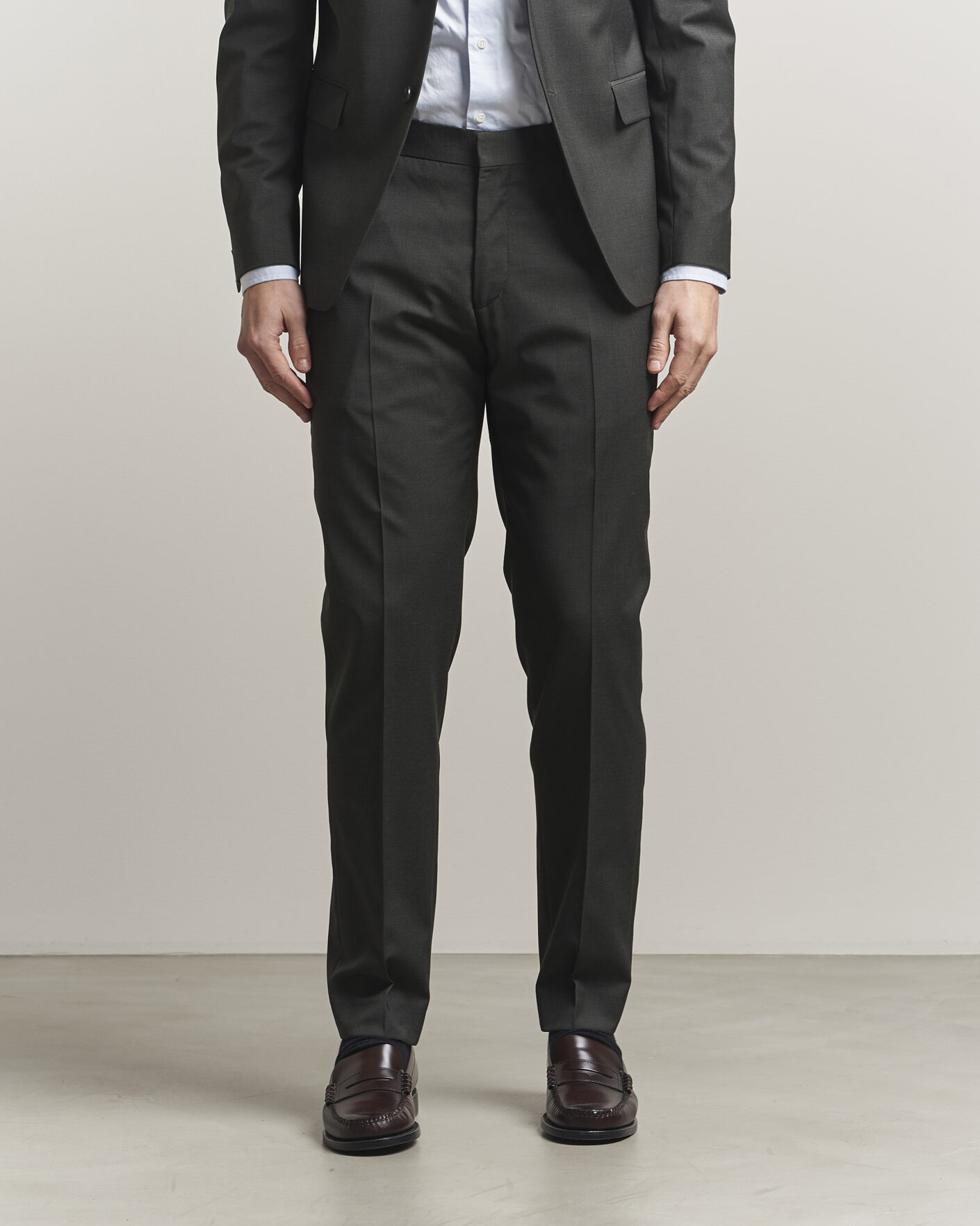 Uomini | Pantaloni | Tiger of Sweden | Tenuta Wool Travel Suit Trousers Olive Extreme