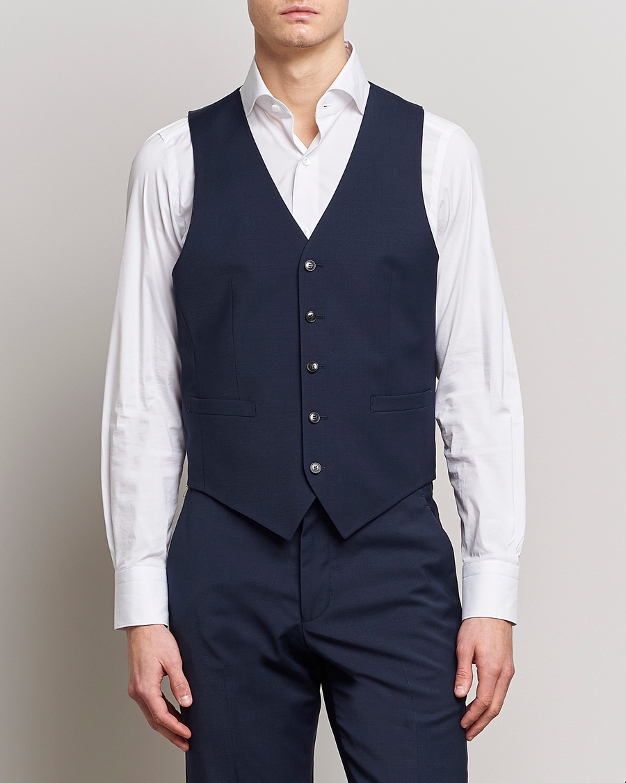 Uomini | Blazers | Tiger of Sweden | Wayde Wool Travel Waistcoat Royal Blue
