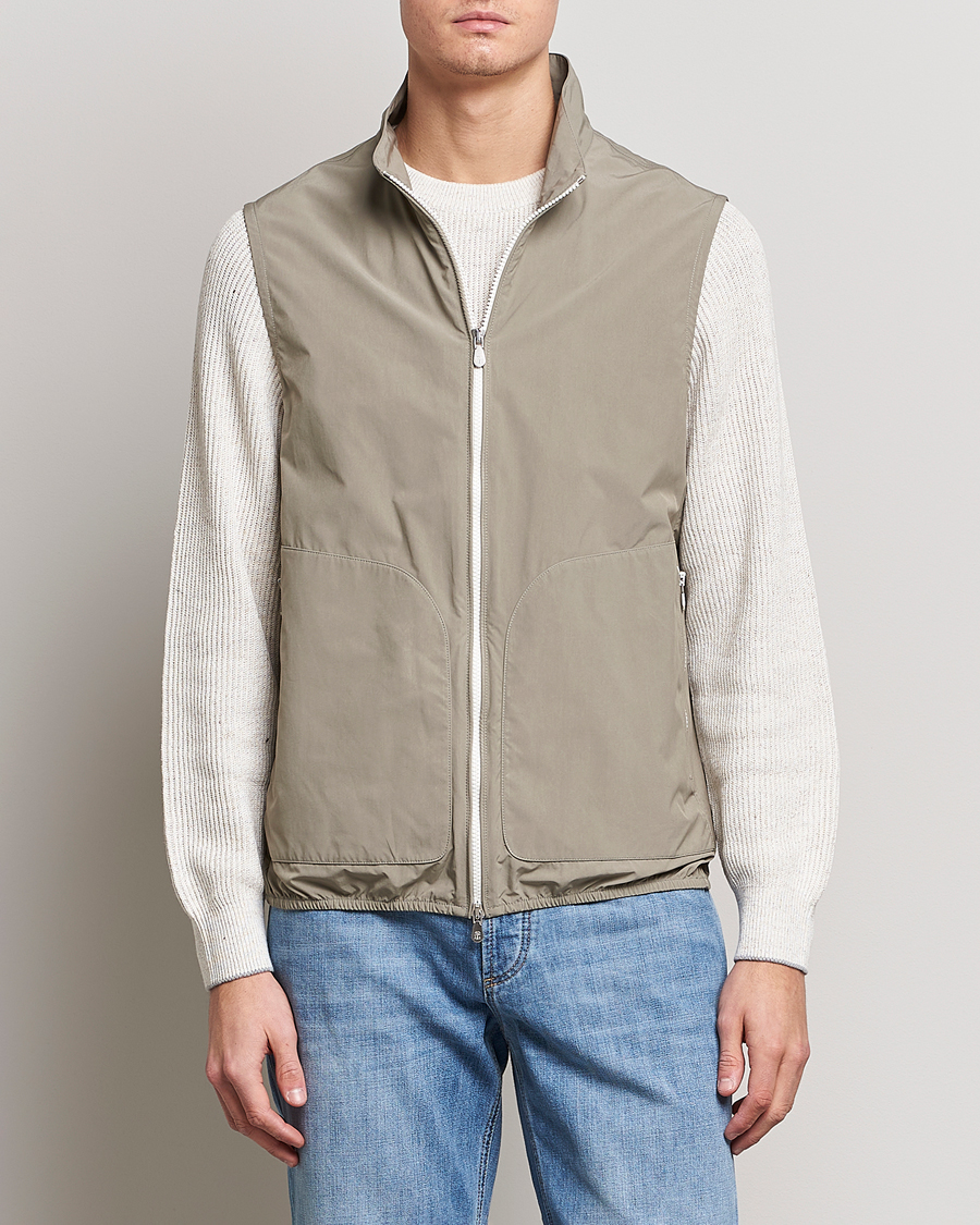 Uomini | Gilet | Brunello Cucinelli | Lightweight Nylon Gilet Olive