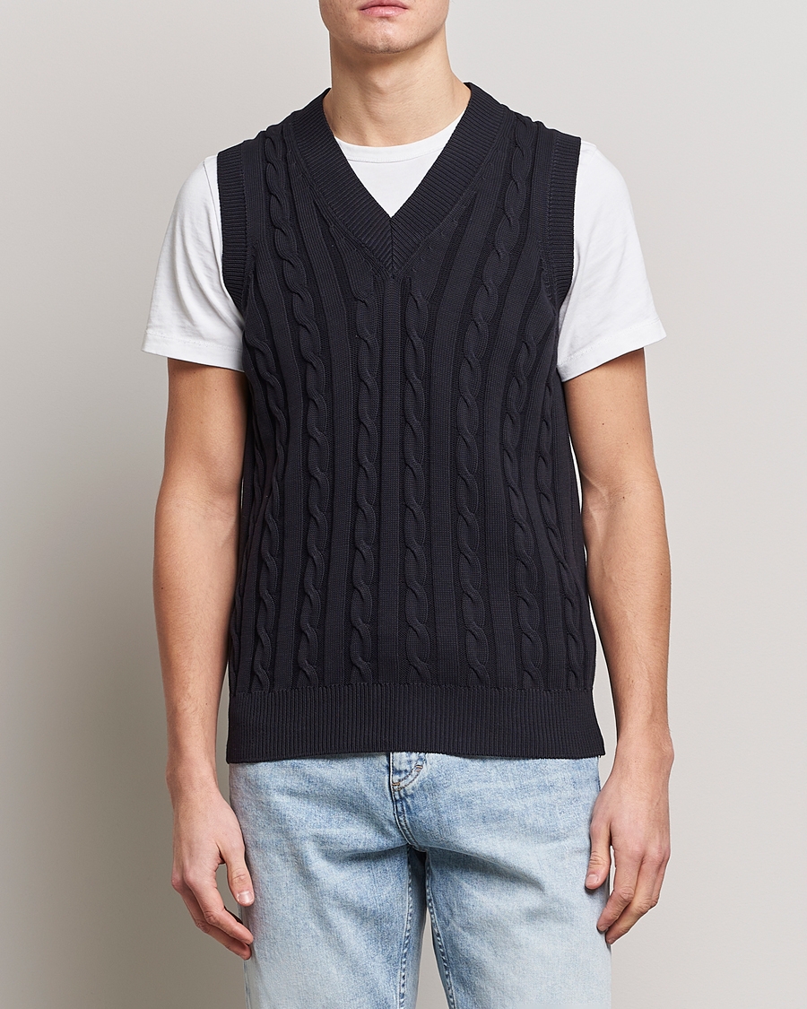 Uomini | Maglieria | Oscar Jacobson | Lucas Cable Knitted Vest Navy