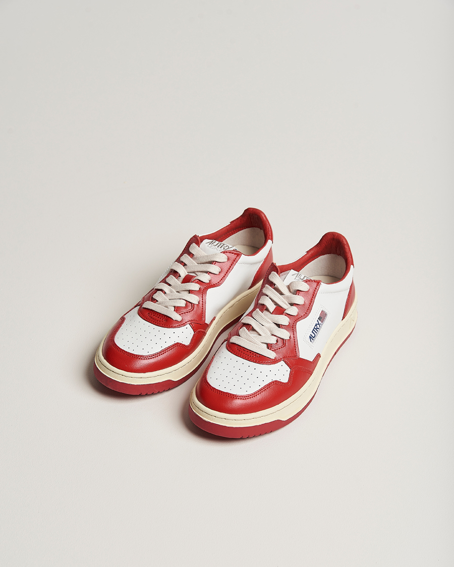Uomini | Autry Medalist Low Bicolor Leather Sneaker Red | Autry | Medalist Low Bicolor Leather Sneaker Red