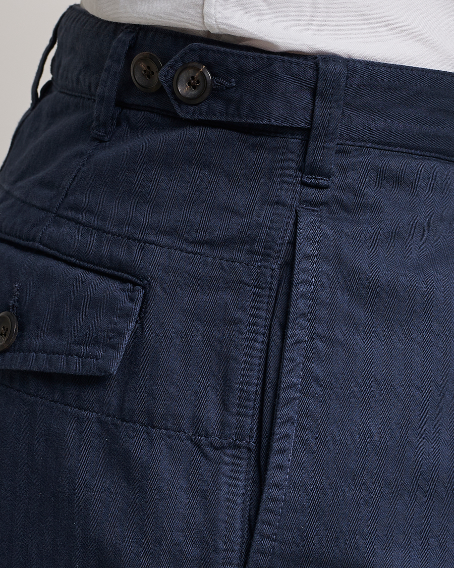 Uomini | Pantaloni | Drake's | Cotton Herringbone One Pleat Chino Navy