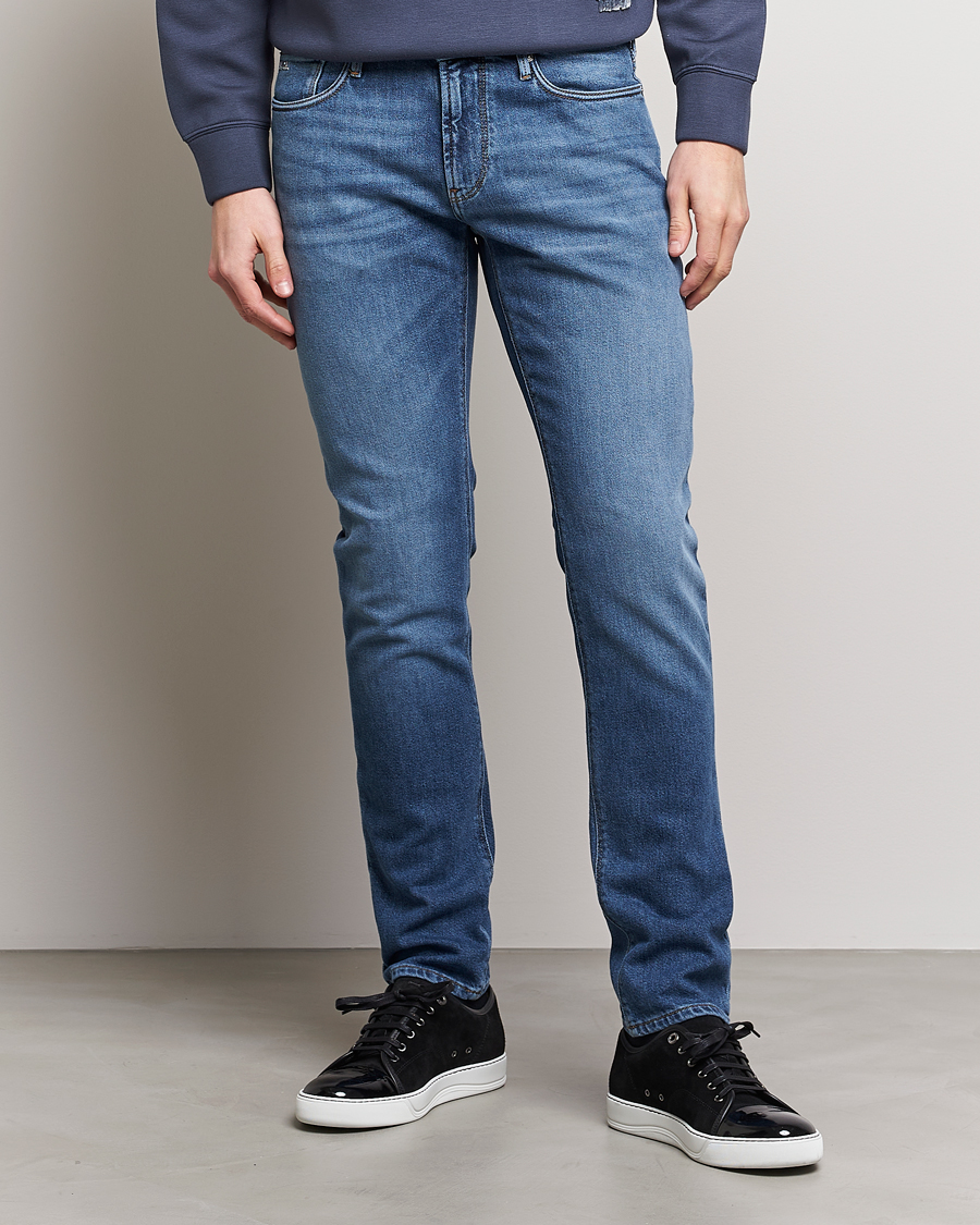 Uomini | Jeans | Emporio Armani | Slim Fit Jeans Light Blue