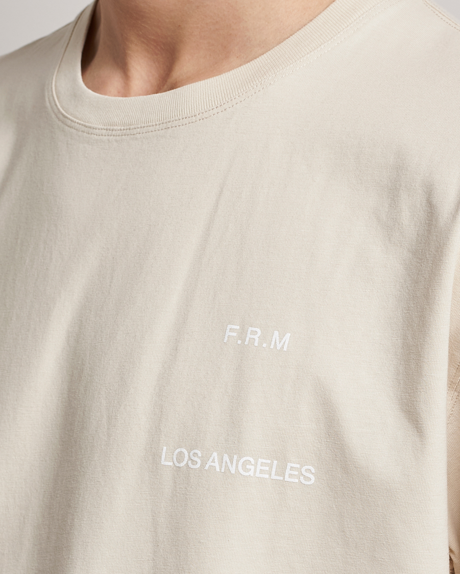 Uomini | T-shirt | FRAME | Logo Print T-Shirt White Beige