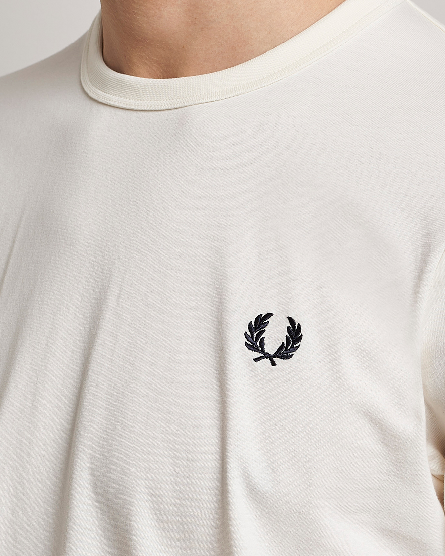 Uomini | T-shirt | Fred Perry | Ringer T-Shirt Ecru