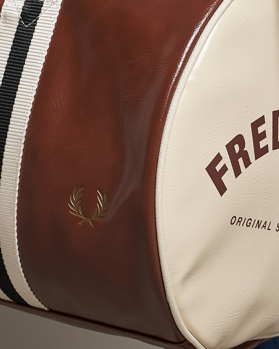 Uomini | Fred Perry Classic Barrel Bag Tan | Fred Perry | Classic Barrel Bag Tan