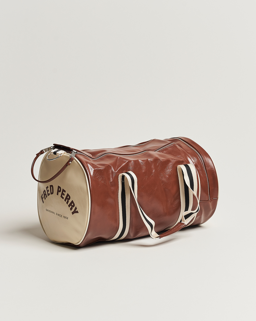 Uomini | Fred Perry Classic Barrel Bag Tan | Fred Perry | Classic Barrel Bag Tan