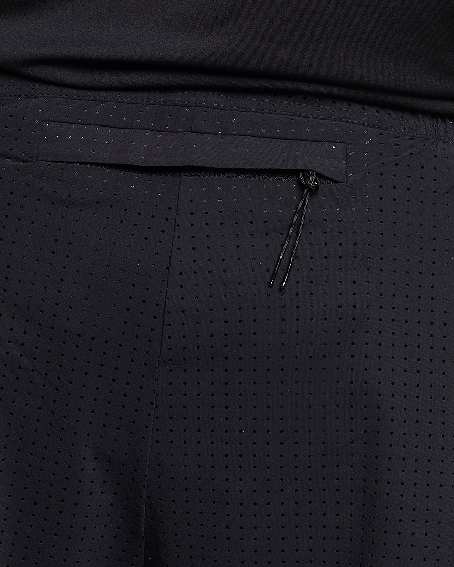 Uomini | Pantaloncini | Satisfy | Space-O 2.5 Inch Shorts Black