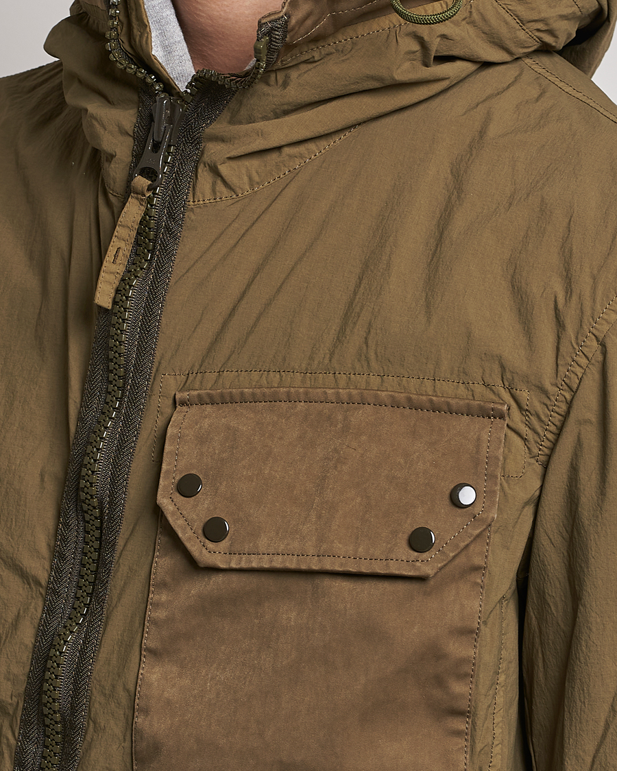 Uomini | Giacche | Ten c | Garment Dyed Nylon Hooded Jacket Olive