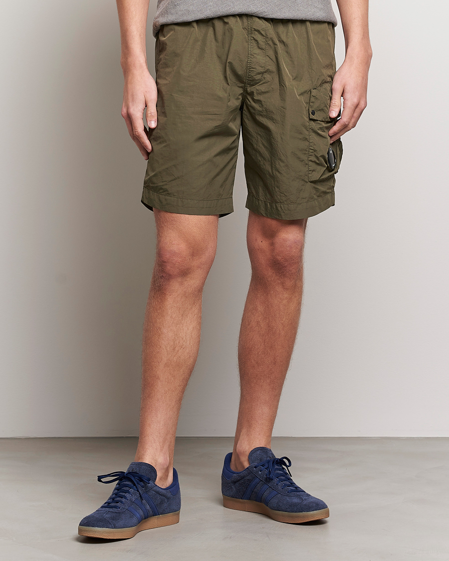 Uomini | Pantaloncini | C.P. Company | Flatt Nylon Garment Dyed Shorts Olive