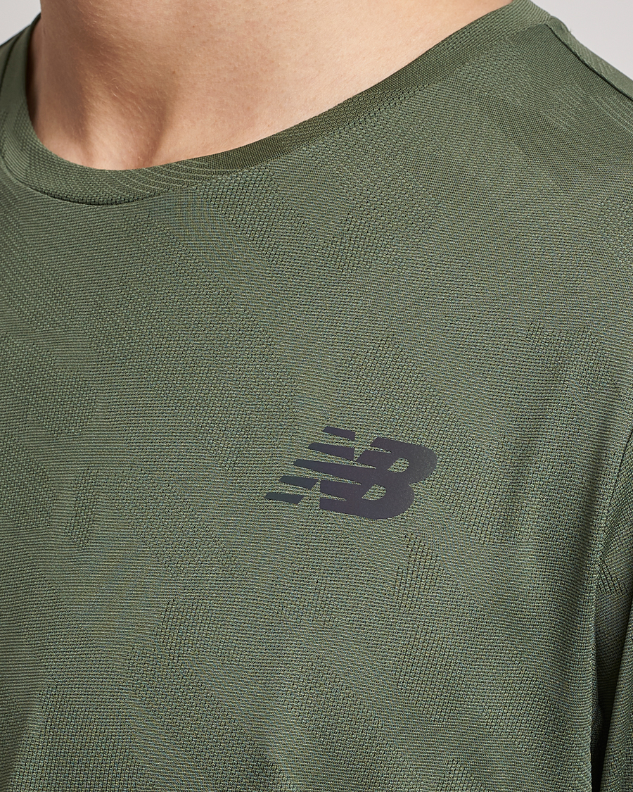 Uomini | T-shirt | New Balance Running | Q Speed Jacquard Long Sleeve T-Shirt Olive