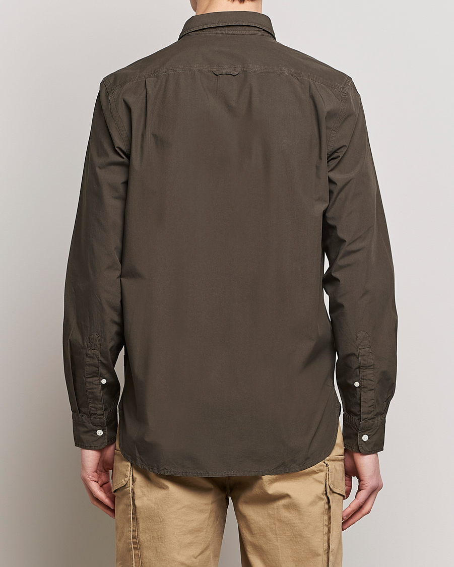 Uomini | Camicie | Woolrich | Poplin Garment Dyed Pocket Shirt Dark Green
