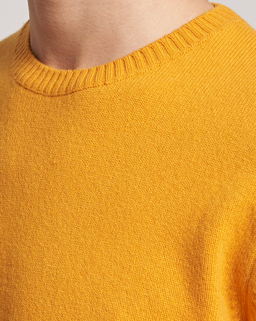 Uomini | Maglieria | Colorful Standard | Classic Merino Wool Crew Neck Burned Yellow
