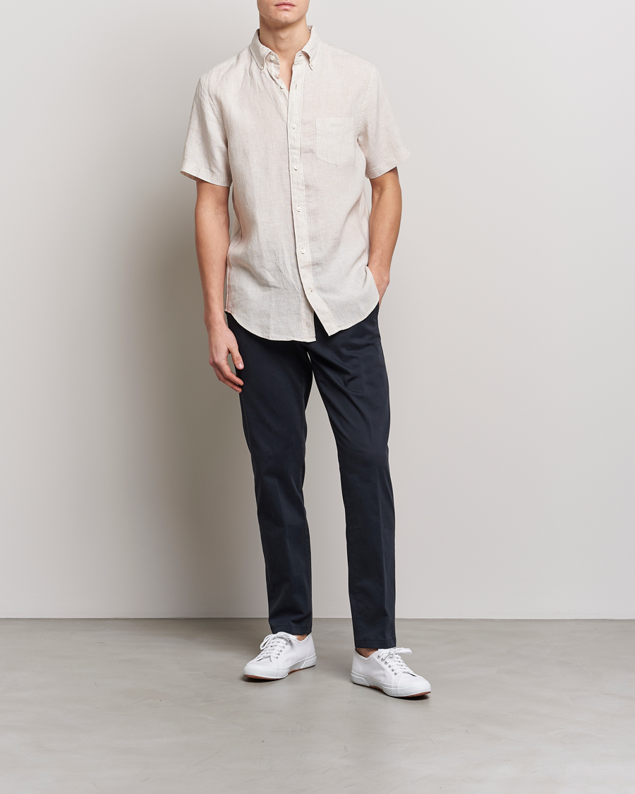 Uomini | Camicie | GANT | Regular Fit Striped Linen Short Sleeve Shirt Dry Sand