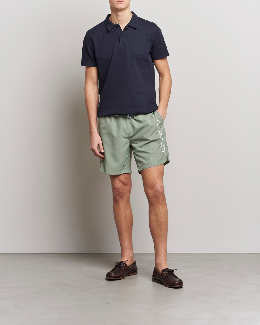 Uomini | Costumi da bagno | GANT | Lightweight Logo Swimshorts Calamata Green