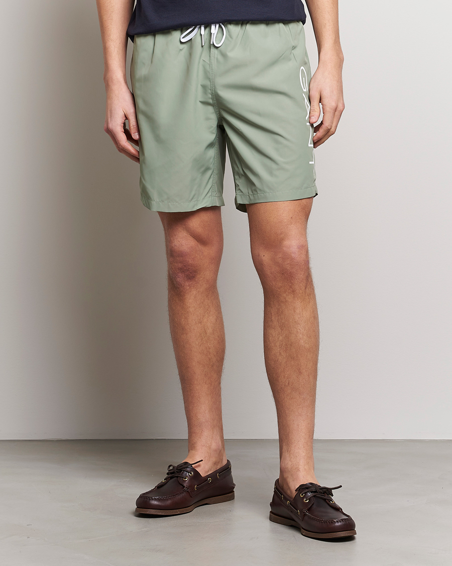 Uomini | Costumi da bagno | GANT | Lightweight Logo Swimshorts Calamata Green