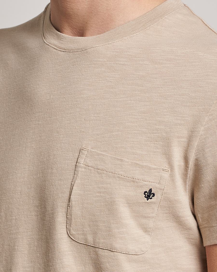 Uomini | T-shirt | Morris | Lily Slub Pocket Crew Neck Tee Beige