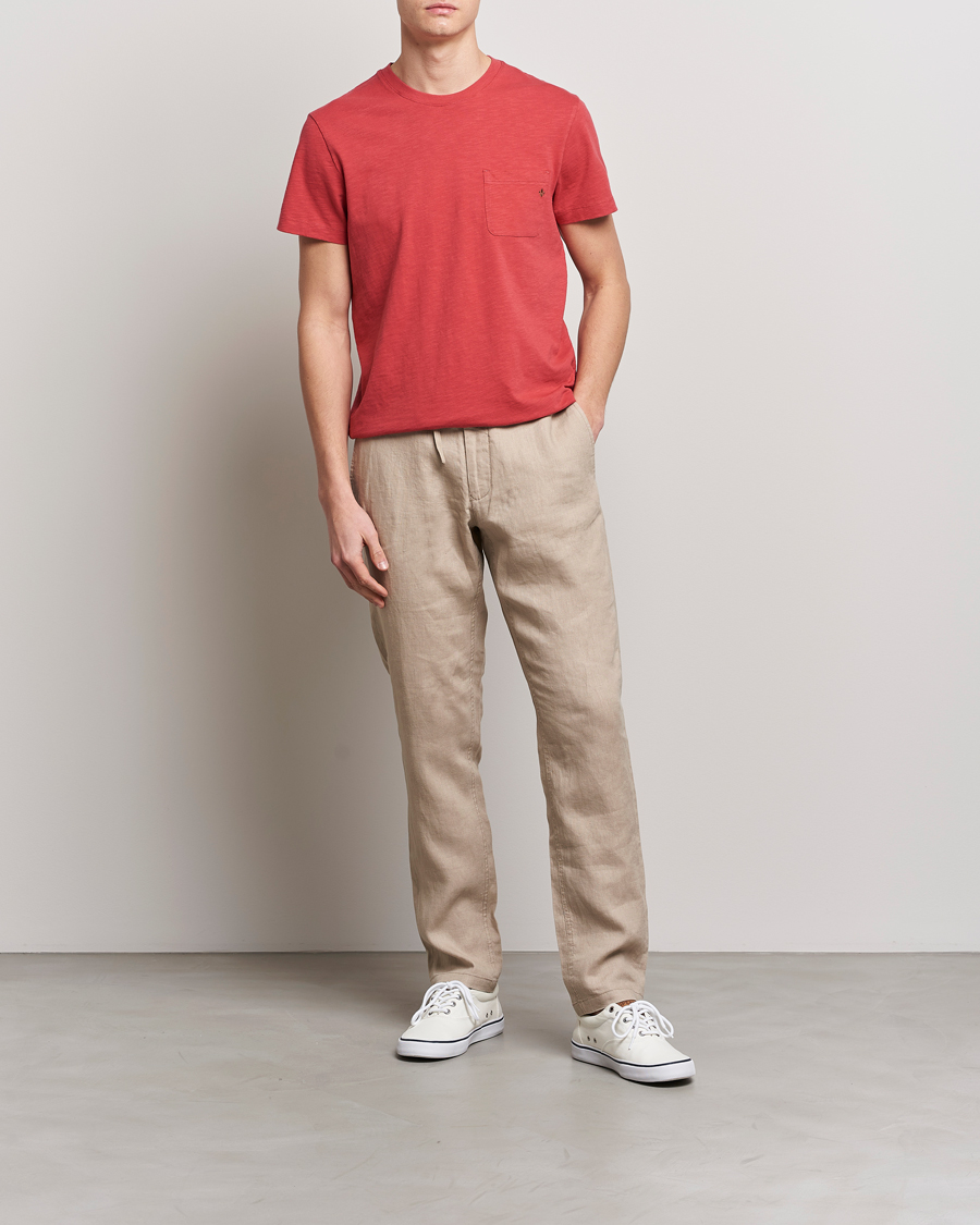 Uomini | T-shirt | Morris | Lily Slub Pocket Crew Neck Tee Red
