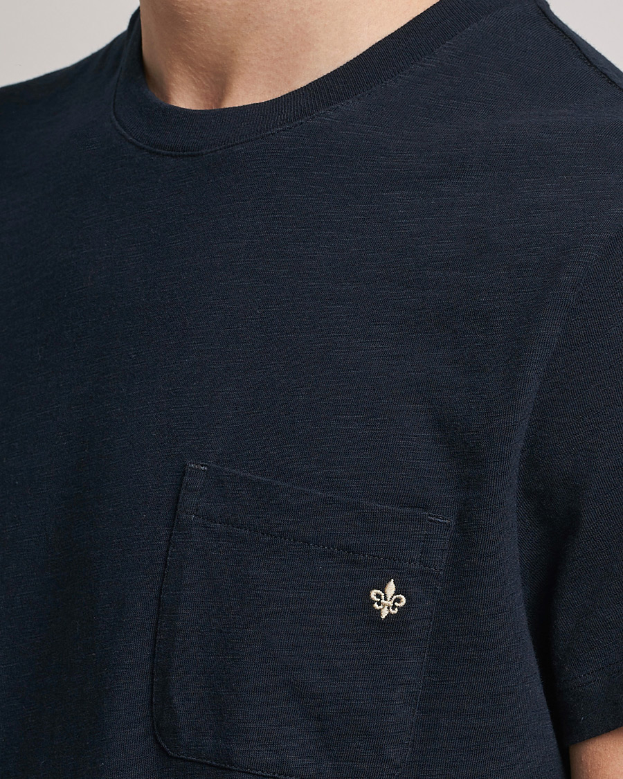 Uomini | T-shirt | Morris | Lily Slub Pocket Crew Neck Tee Navy