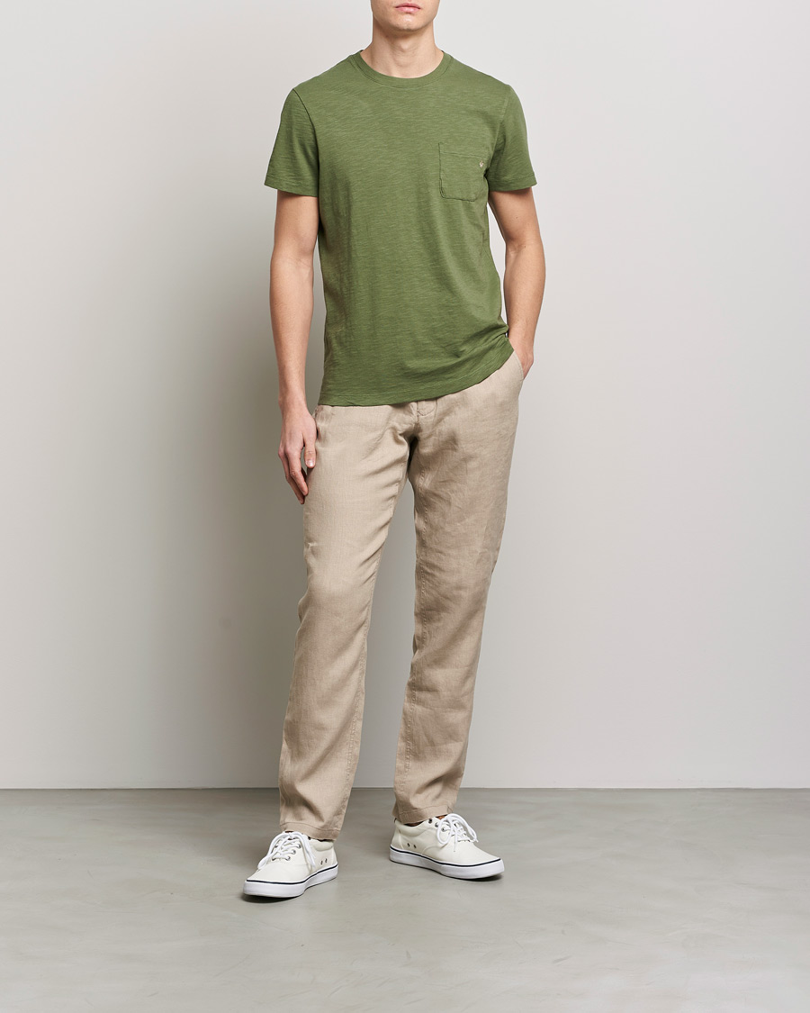 Uomini | T-shirt | Morris | Lily Slub Pocket Crew Neck Tee Olive