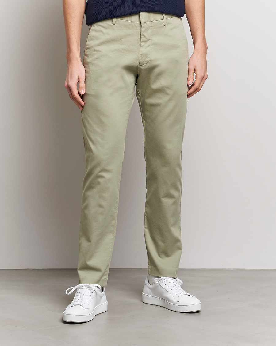 Uomini | Pantaloni | NN07 | Theo Regular Fit Stretch Chinos Oil Green