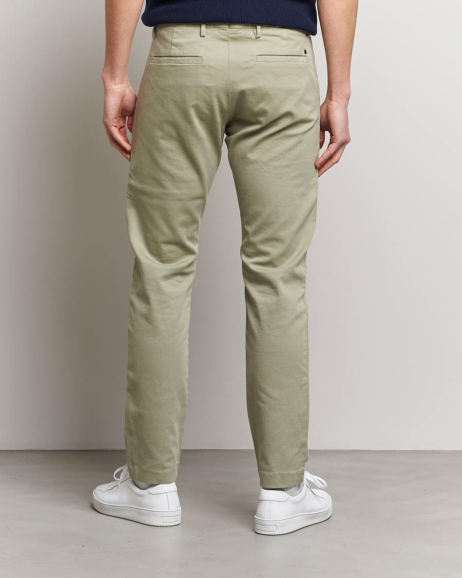 Uomini | Pantaloni | NN07 | Theo Regular Fit Stretch Chinos Oil Green