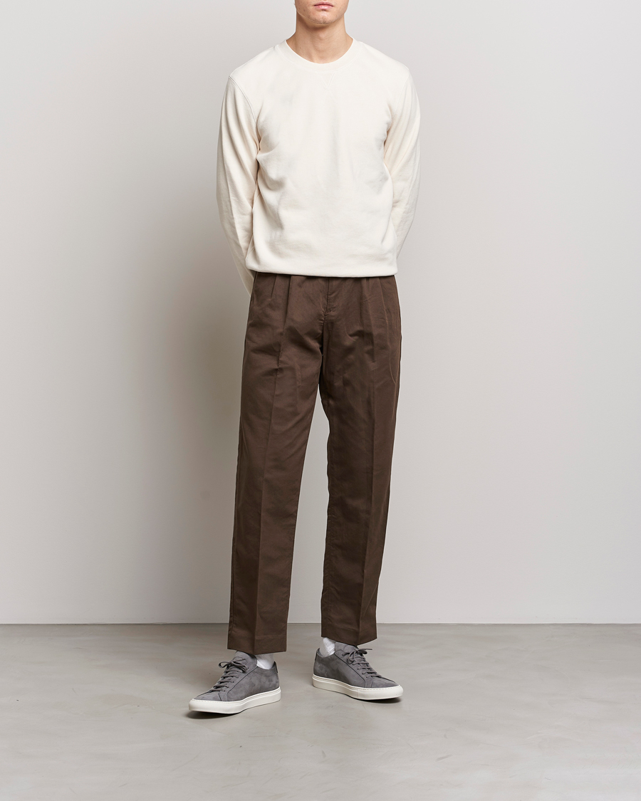 Uomini | Pantaloni | NN07 | Fritz Pleated Trousers Brown