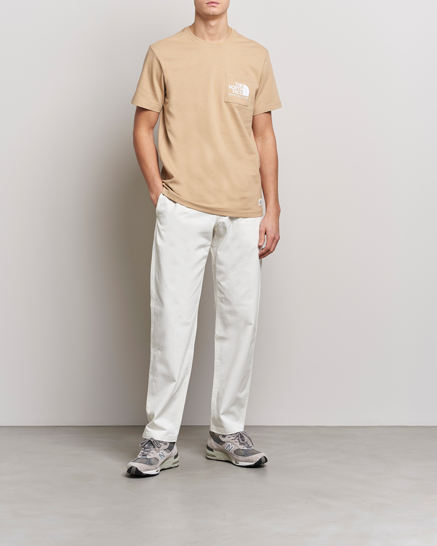 Uomini | T-shirt | The North Face | Heritage Berkley T-Shirt Khaki Stone
