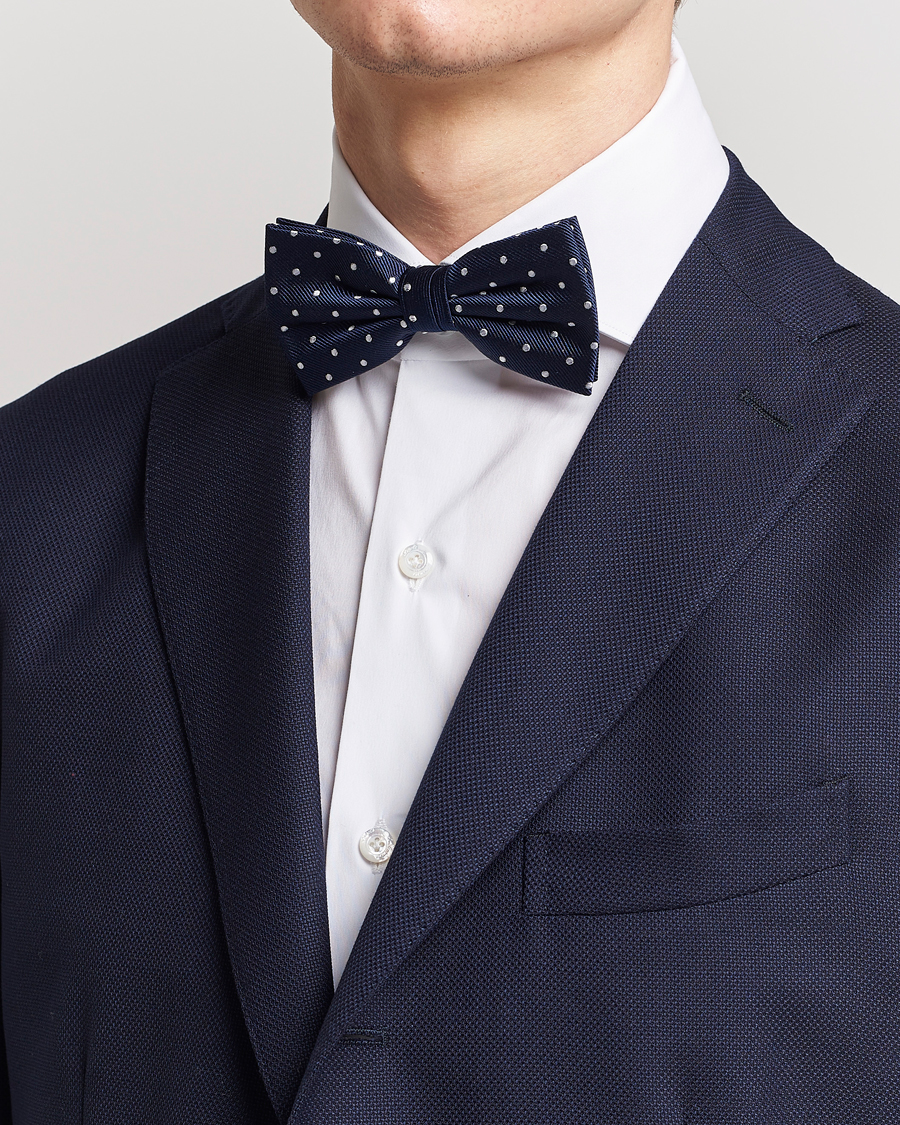 Uomini | Amanda Christensen Dot Pre Tie Silk Navy/White | Amanda Christensen | Dot Pre Tie Silk Navy/White