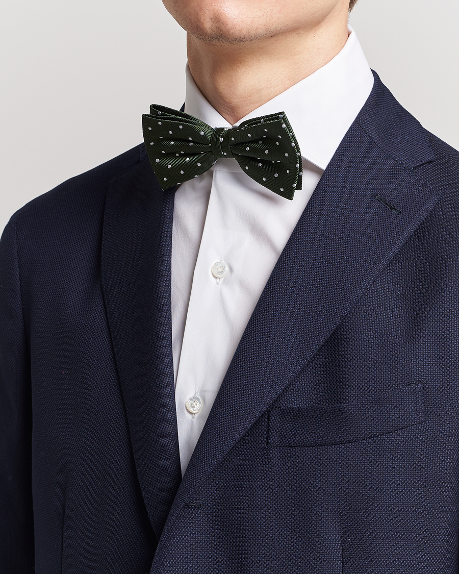 Uomini | Amanda Christensen Dot Pre Tie Silk Olive/White | Amanda Christensen | Dot Pre Tie Silk Olive/White