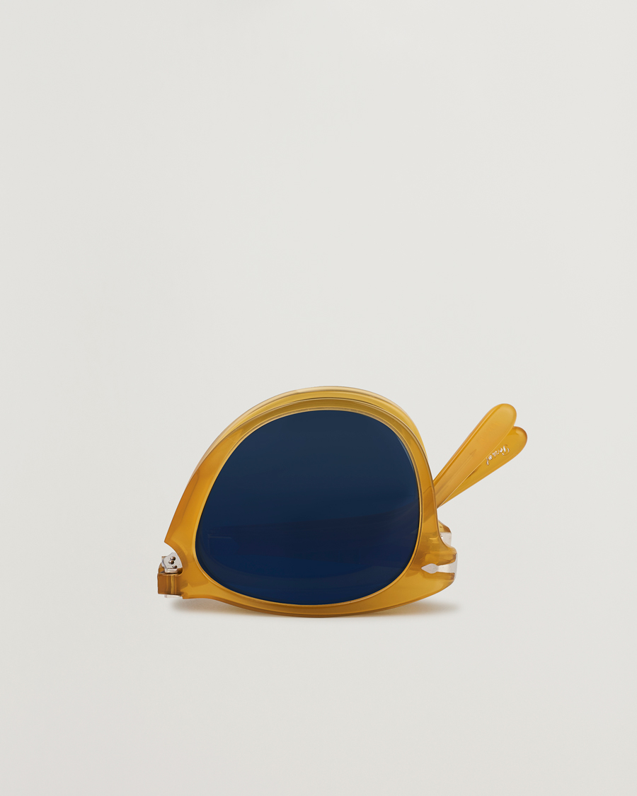 Uomini | Persol 0PO0714 Steve McQueen Sunglasses Opal Yellow | Persol | 0PO0714 Steve McQueen Sunglasses Opal Yellow