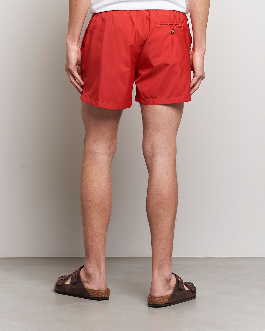 Uomini | Costumi da bagno | The Resort Co | Classic Swimshorts Ruby Red