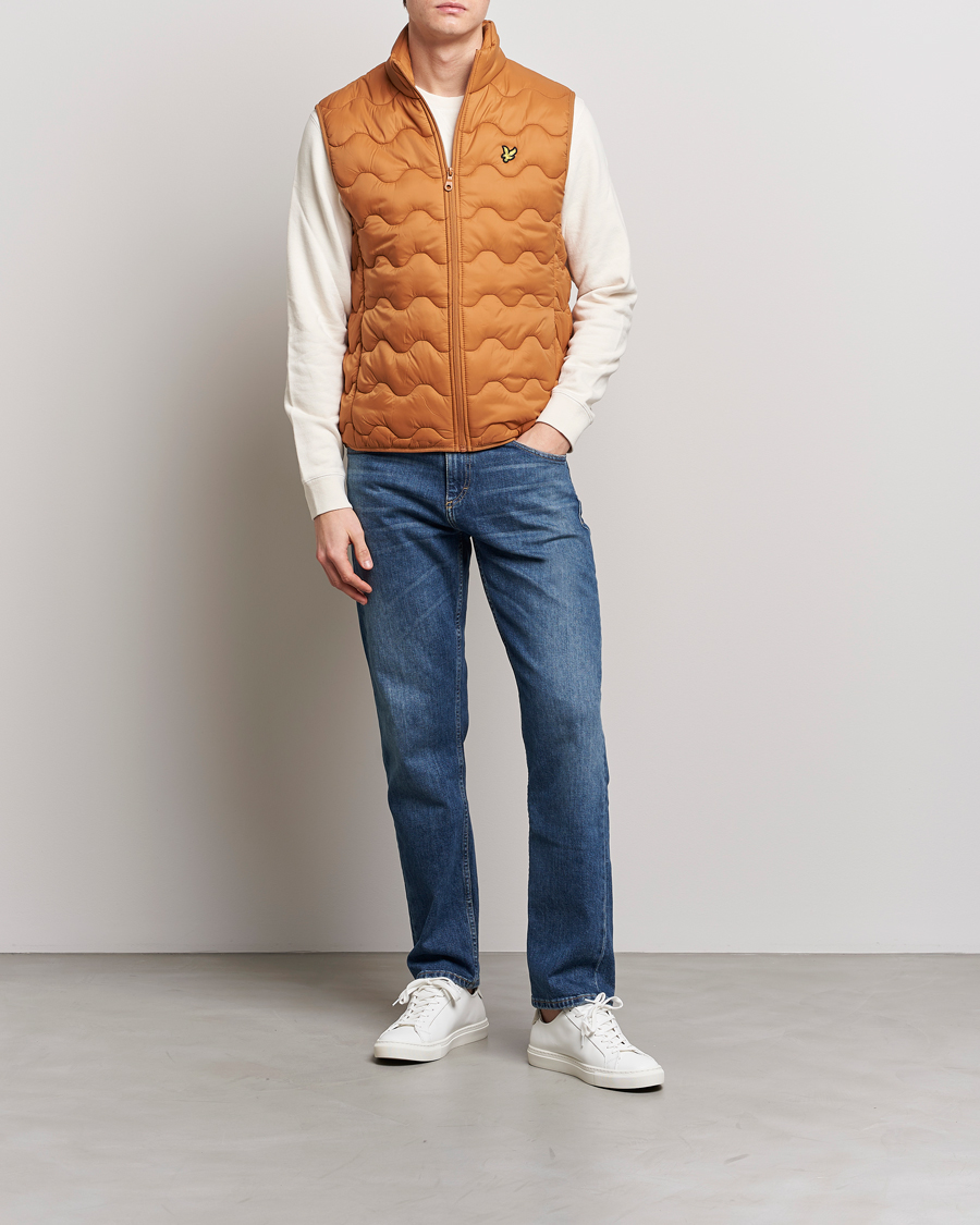 Uomini | Gilet | Lyle & Scott | Crest Quilted Gilet Vest Salt Burne