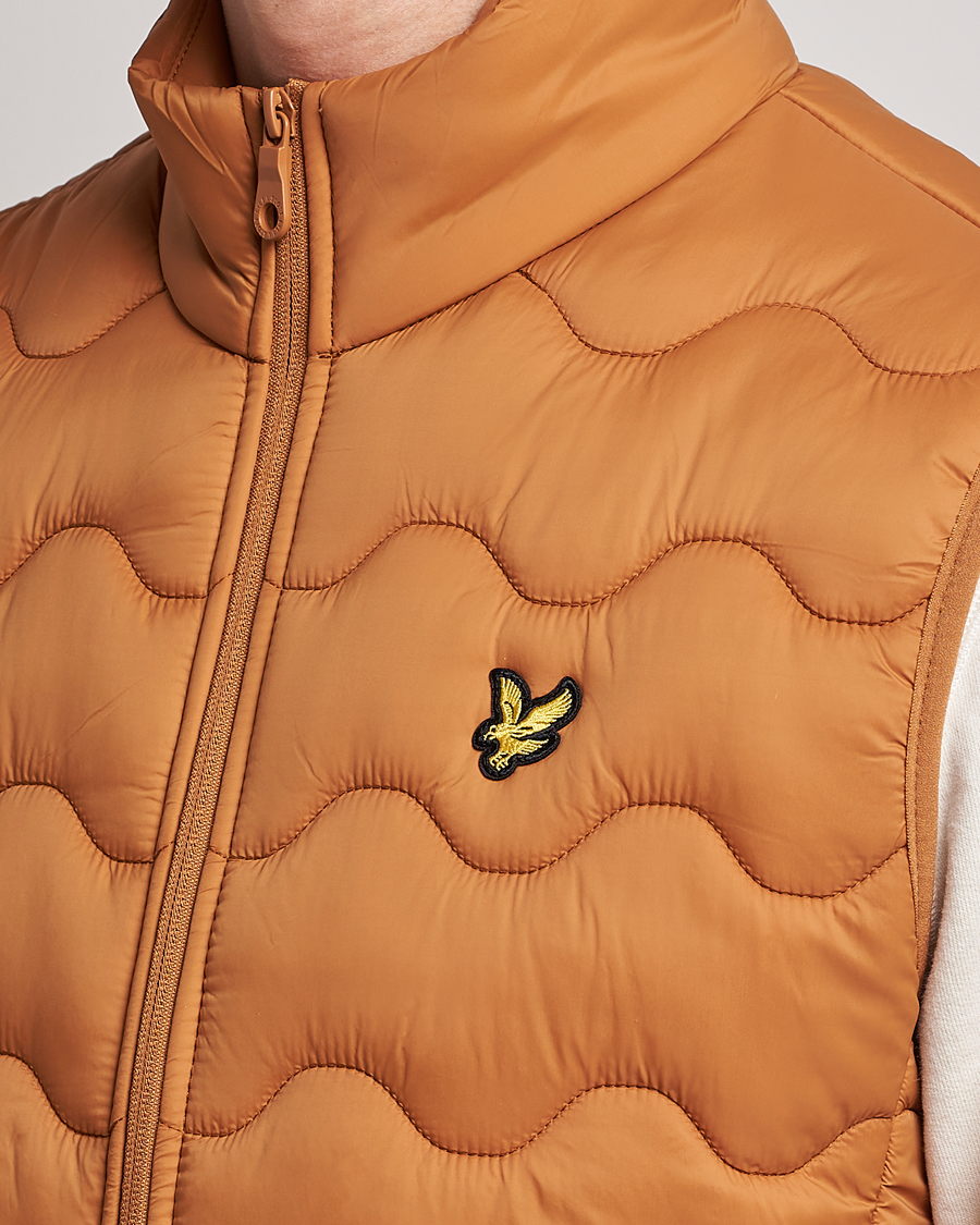Uomini | Gilet | Lyle & Scott | Crest Quilted Gilet Vest Salt Burne