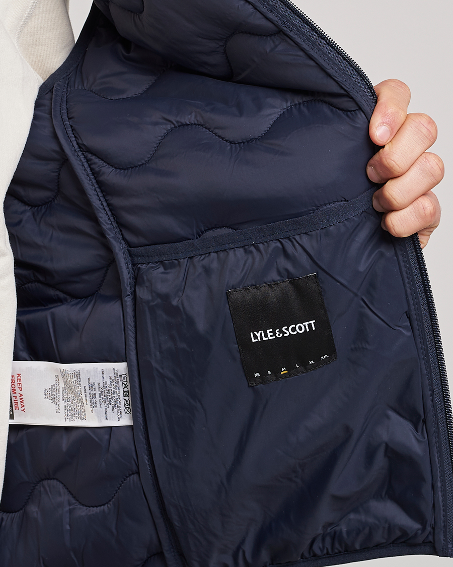 Uomini | Gilet | Lyle & Scott | Crest Quilted Gilet Vest Dark Navy