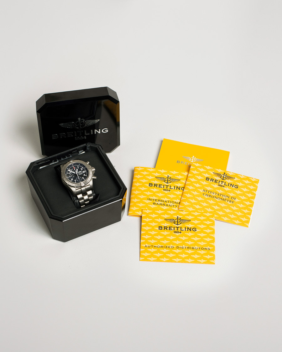 Uomini | Pre-Owned & Vintage Watches | Breitling Pre-Owned | AvengerM1 E73360 Titan Blue