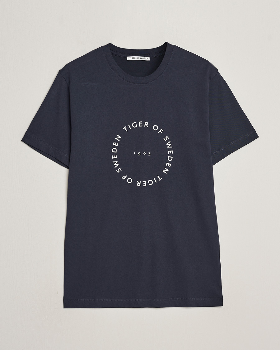 Uomini | T-shirt | Tiger of Sweden | Dillan Crew Neck Logo T-Shirt Light Ink