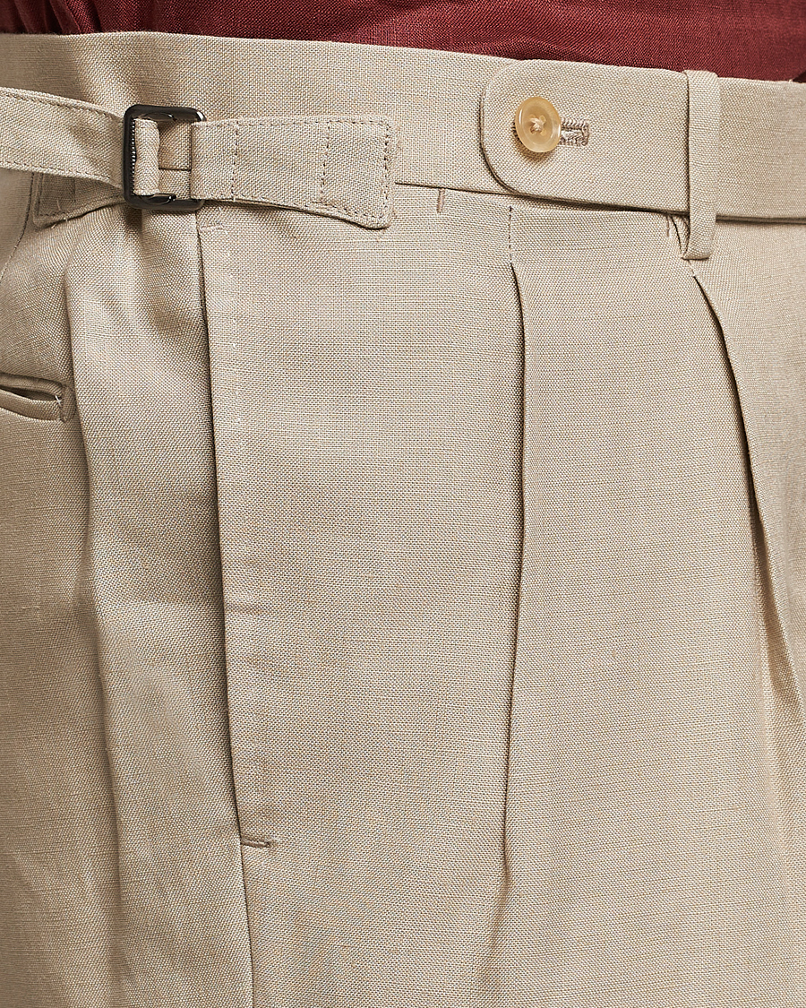 Uomini | Pantaloni | Beams F | Pleated Linen Trousers Beige