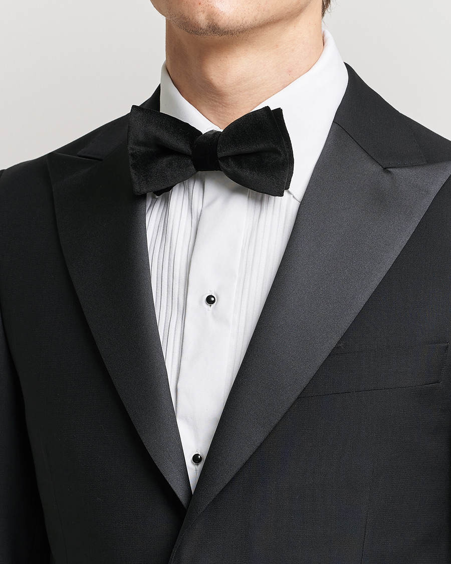 Uomini | Eton Pre-Tied Velvet Bow Tie Black | Eton | Pre-Tied Velvet Bow Tie Black