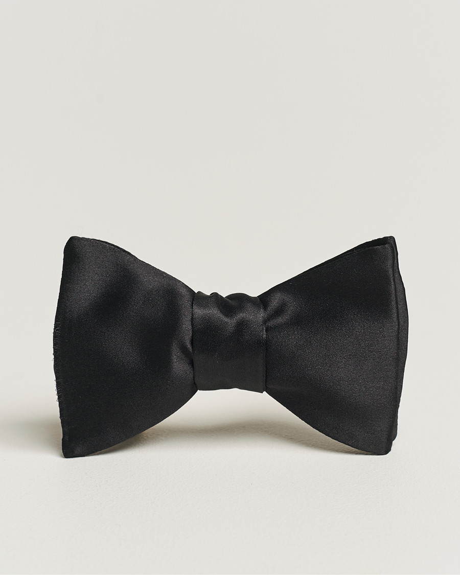 Uomini | Eton Pre-Tied Silk Bow Tie Black | Eton | Pre-Tied Silk Bow Tie Black