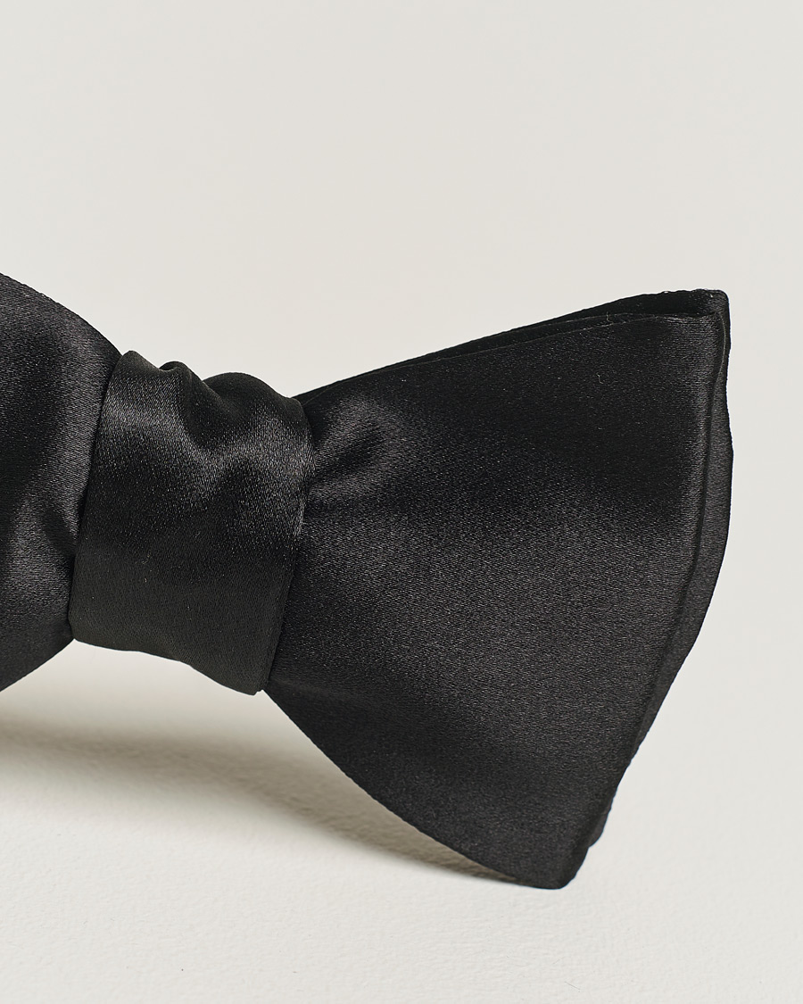 Uomini | Eton Pre-Tied Silk Bow Tie Black | Eton | Pre-Tied Silk Bow Tie Black