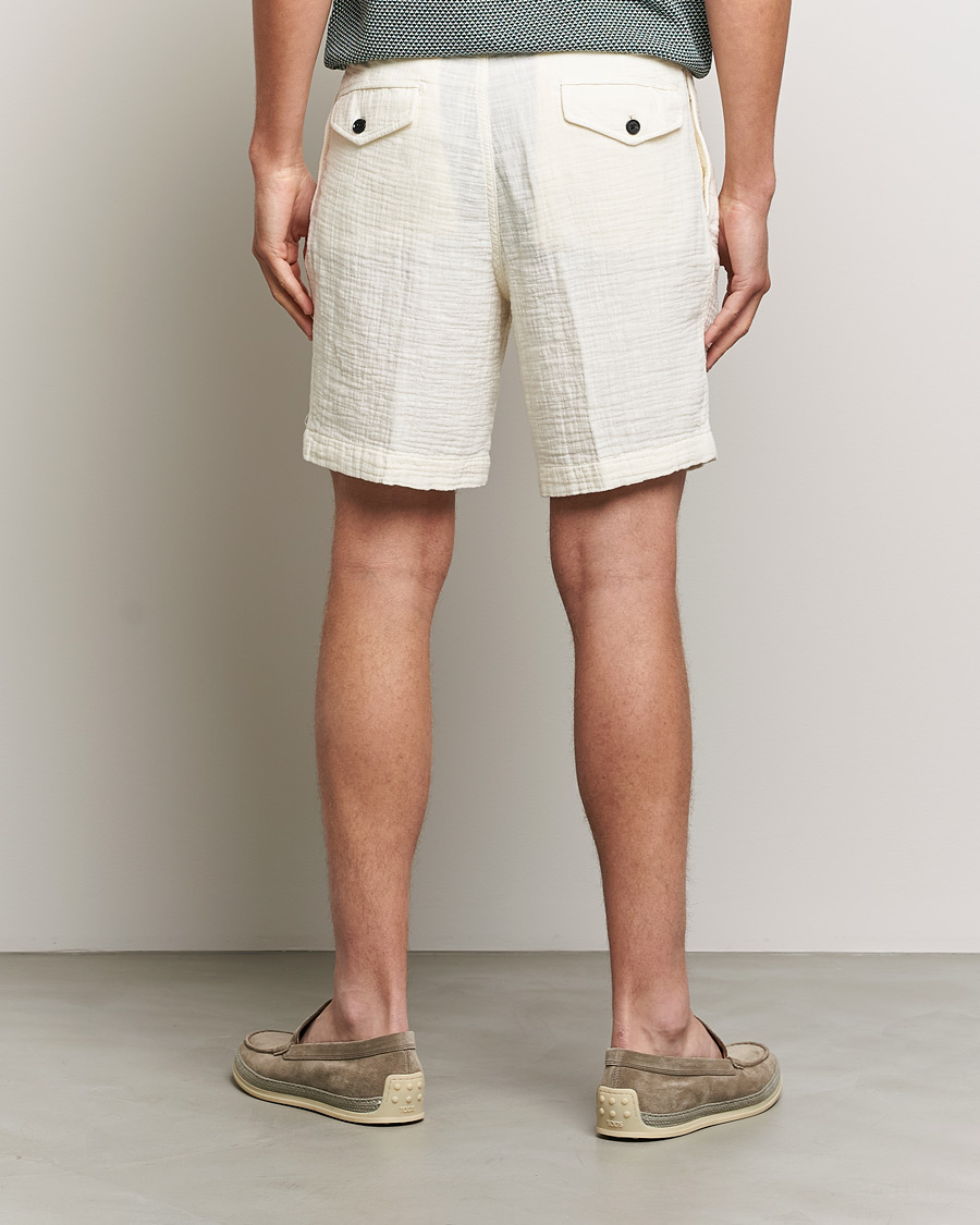 Uomini | Pantaloncini | Oscar Jacobson | Tanker Pleated Crepe Cotton Shorts White