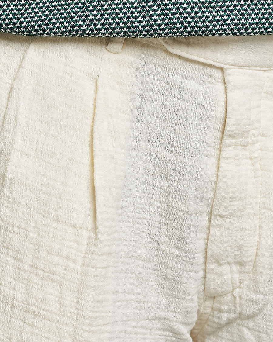 Uomini | Pantaloncini | Oscar Jacobson | Tanker Pleated Crepe Cotton Shorts White