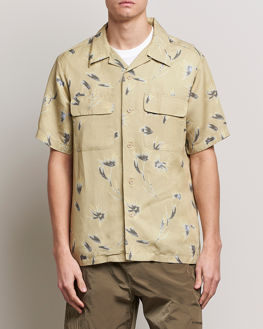 Uomini | Camicie | NN07 | Daniel Short Sleeve Tencel/Linen Printed Shirt Pale Olive