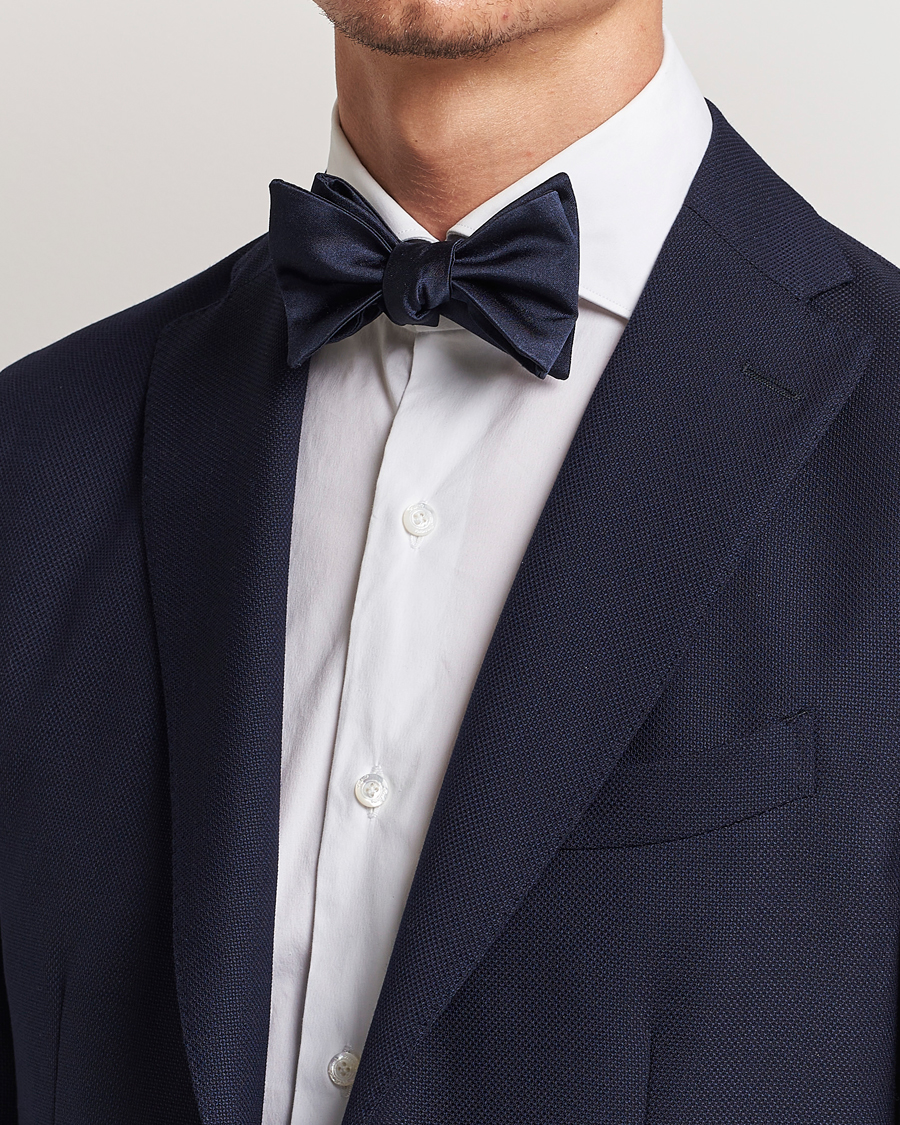 Uomini | E. Marinella Silk Bow Tie Navy Satin | E. Marinella | Silk Bow Tie Navy Satin