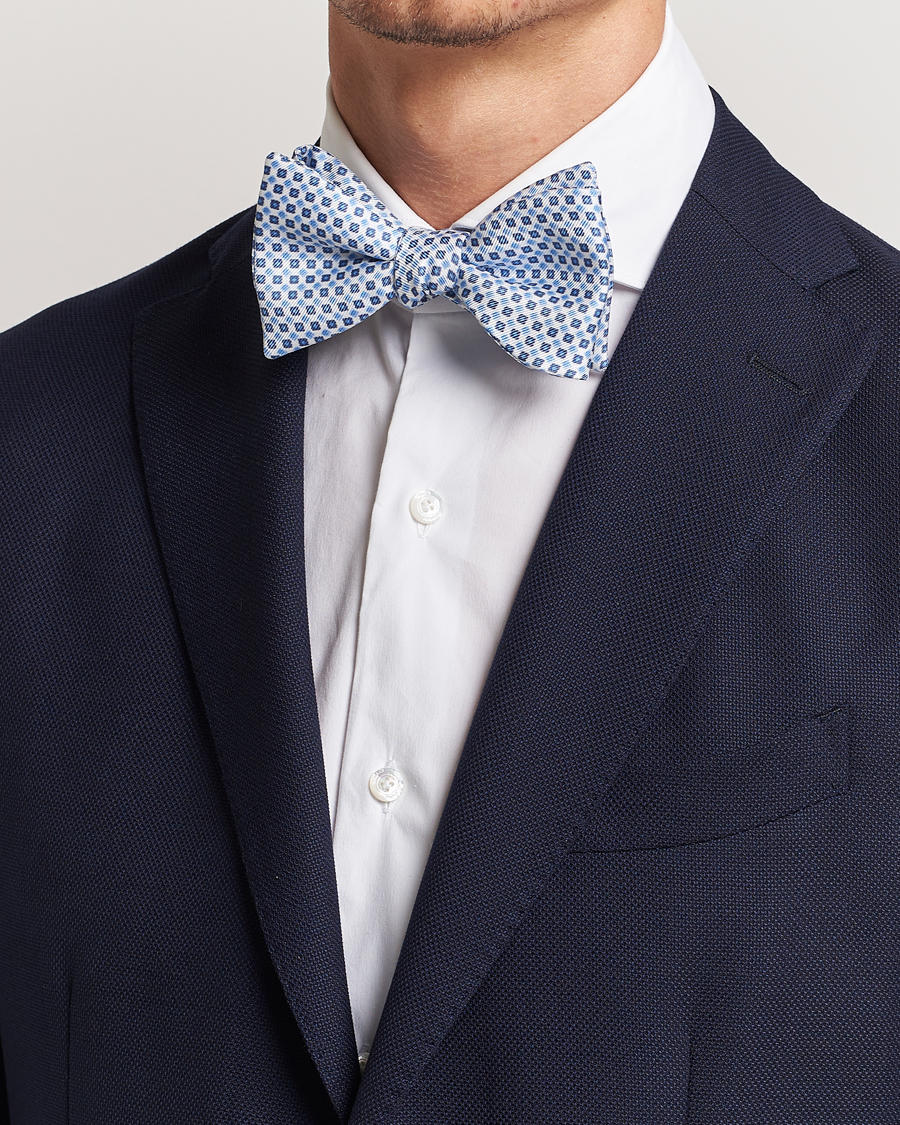 Uomini | E. Marinella Silk Bow Tie White/Blue | E. Marinella | Silk Bow Tie White/Blue