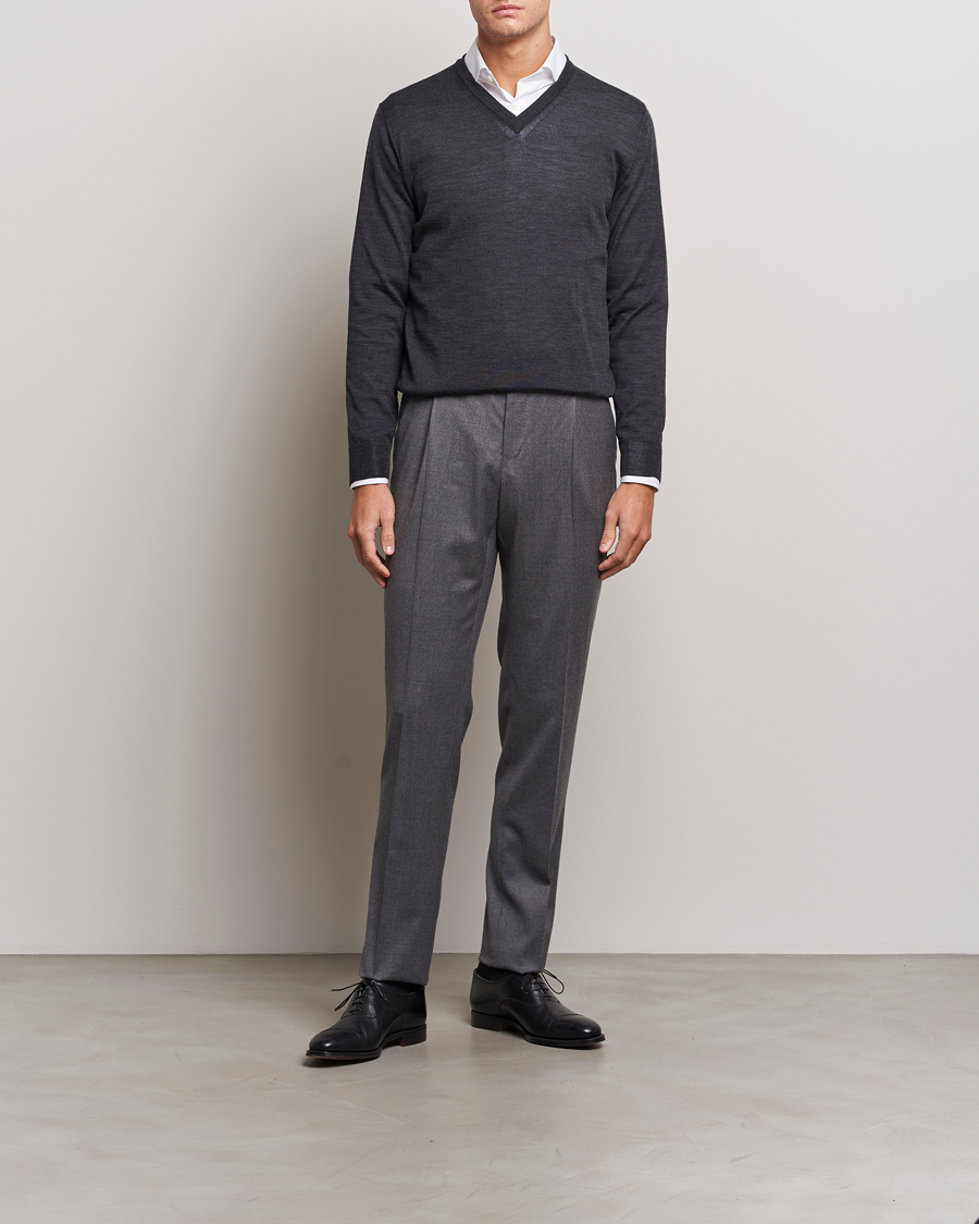 Uomini | Maglieria | Canali | Merino Wool V-Neck Charcoal