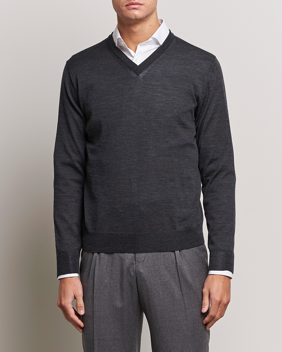 Uomini | Maglieria | Canali | Merino Wool V-Neck Charcoal