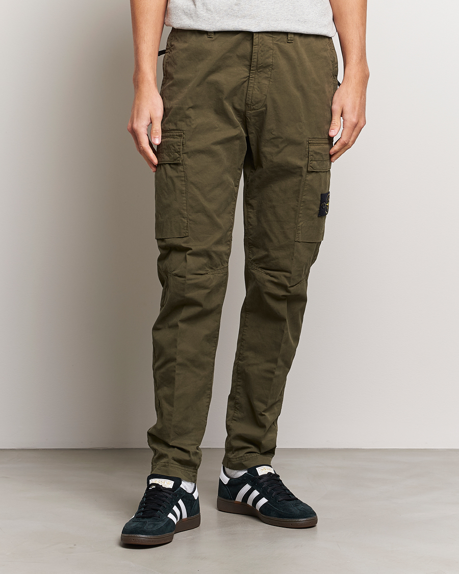 Uomini | Pantaloni | Stone Island | Stretch Cotton Gabardine Trousers Olive